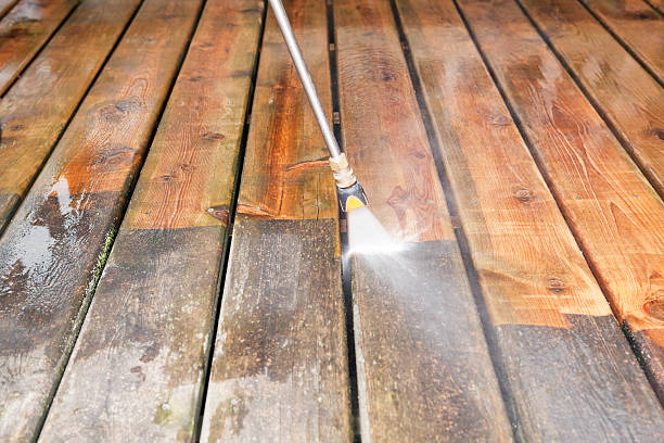 Best Deck Pressure Washing  in Casselton, ND